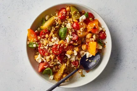 Tomato Salad With Chickpeas and Feta